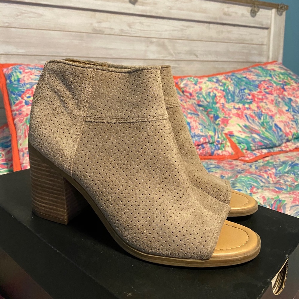 Franco Sarto Tan Wedge Booties